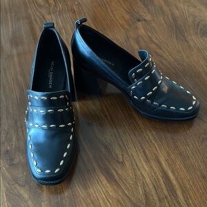 Kelsi Dagger Size 9. NWOT Black loafer heels with gold stud accents.